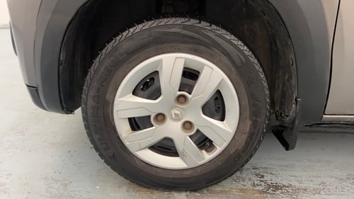 Used 2018 Renault Kwid 1.0 RXT AMT Opt Petrol Automatic tyres LEFT FRONT TYRE RIM VIEW