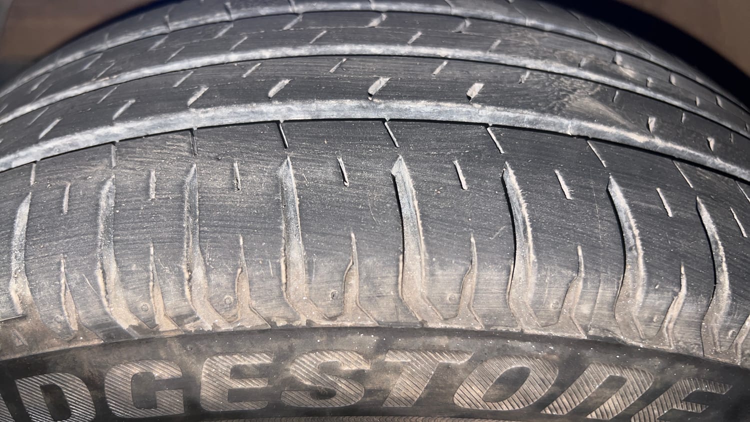 Used 2025 Maruti Suzuki Swift ZXi Plus Dual Tone AMT Petrol Automatic tyres LEFT FRONT TYRE TREAD VIEW