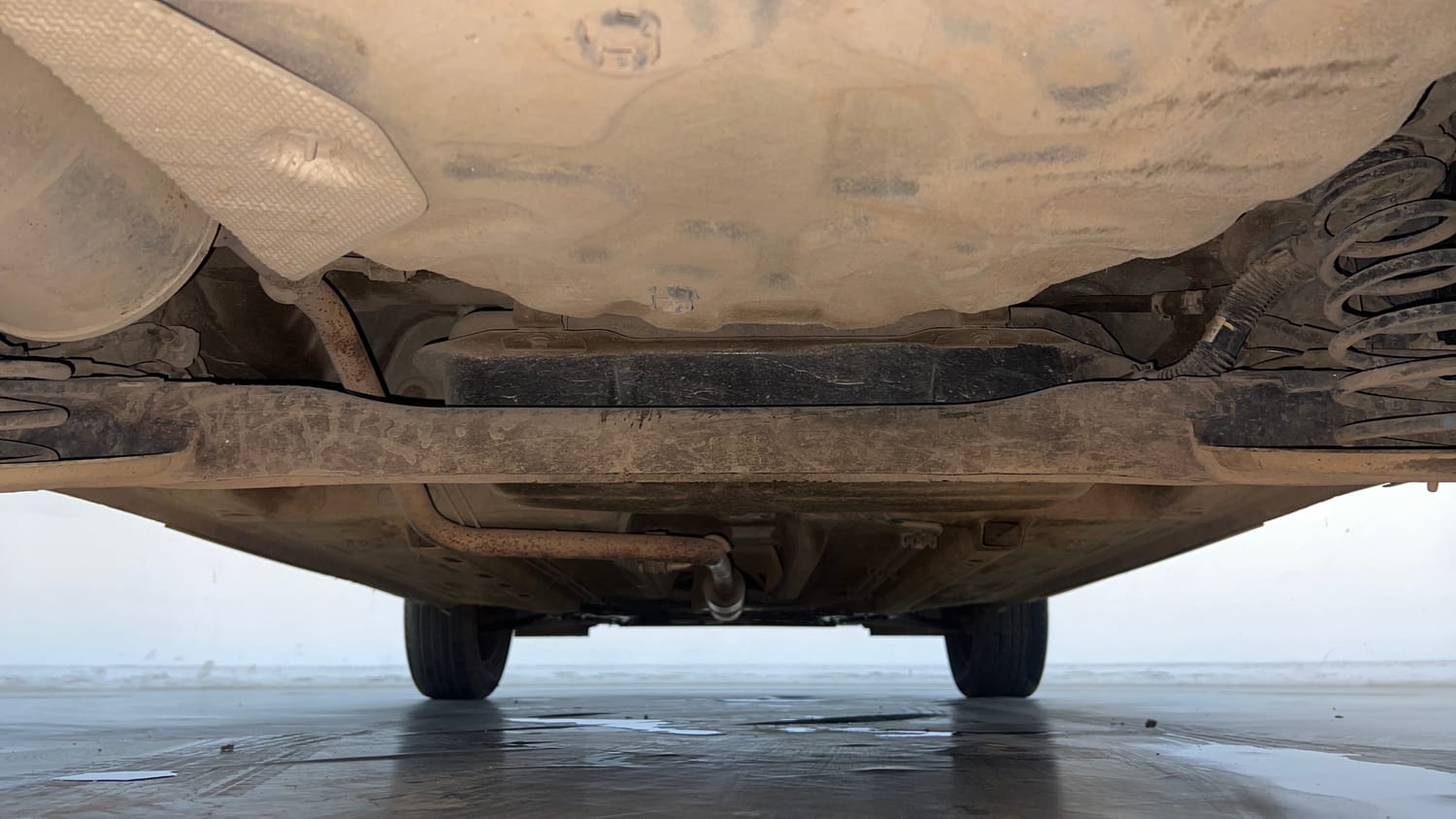 Used 2021 Nissan Magnite XL Petrol Manual extra REAR UNDERBODY VIEW (TAKEN FROM REAR)