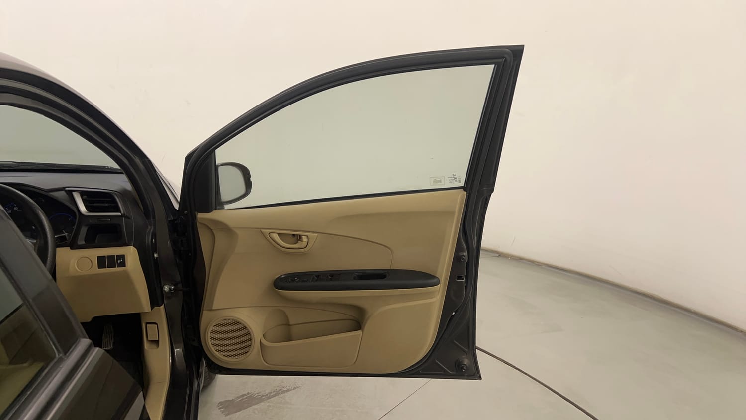 Used 2018 Honda Amaze 1.2 S i-VTEC Opt Petrol Manual interior RIGHT FRONT DOOR OPEN VIEW