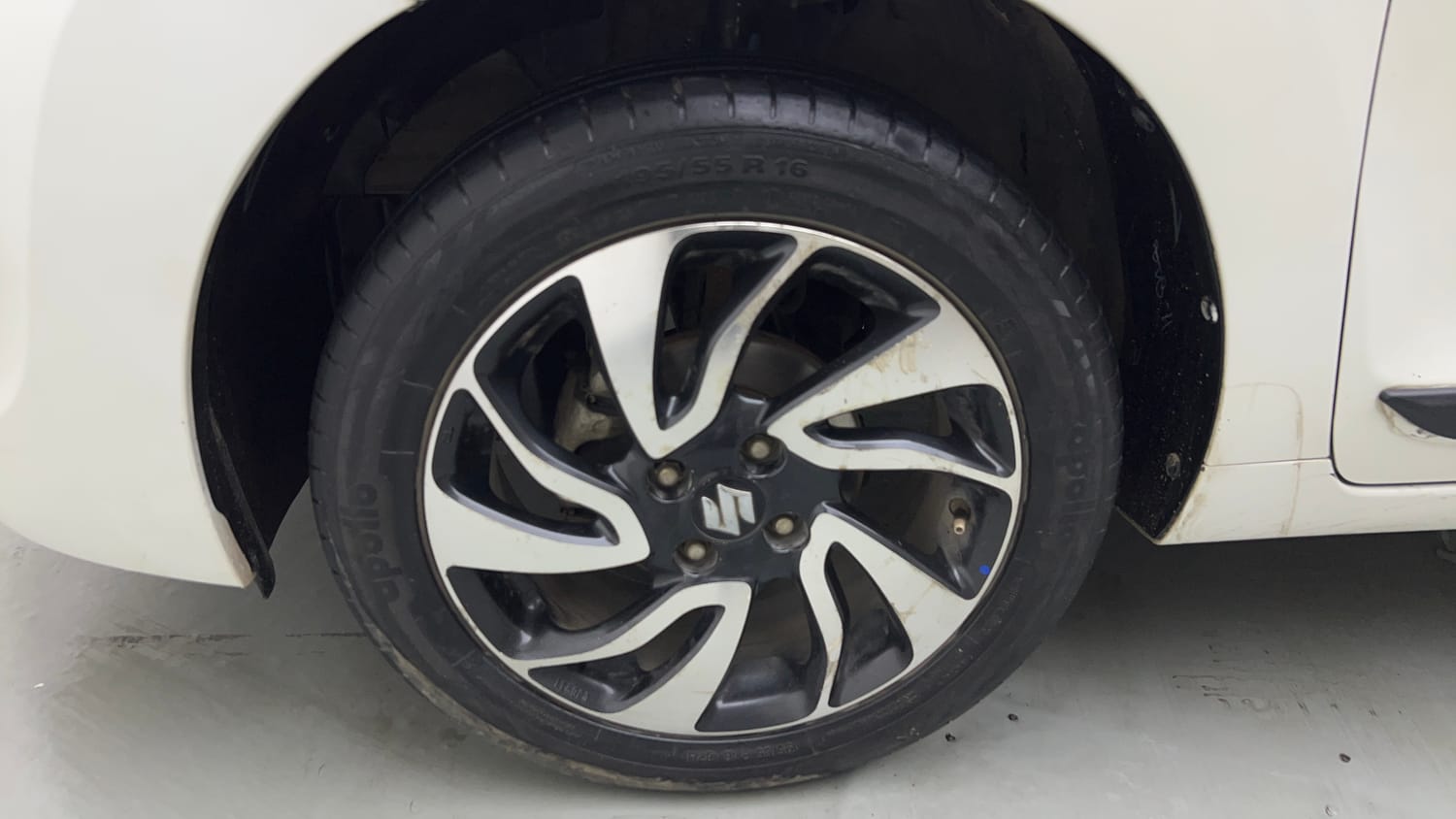 Used 2021 Maruti Suzuki Baleno Zeta Petrol Manual tyres LEFT FRONT TYRE RIM VIEW
