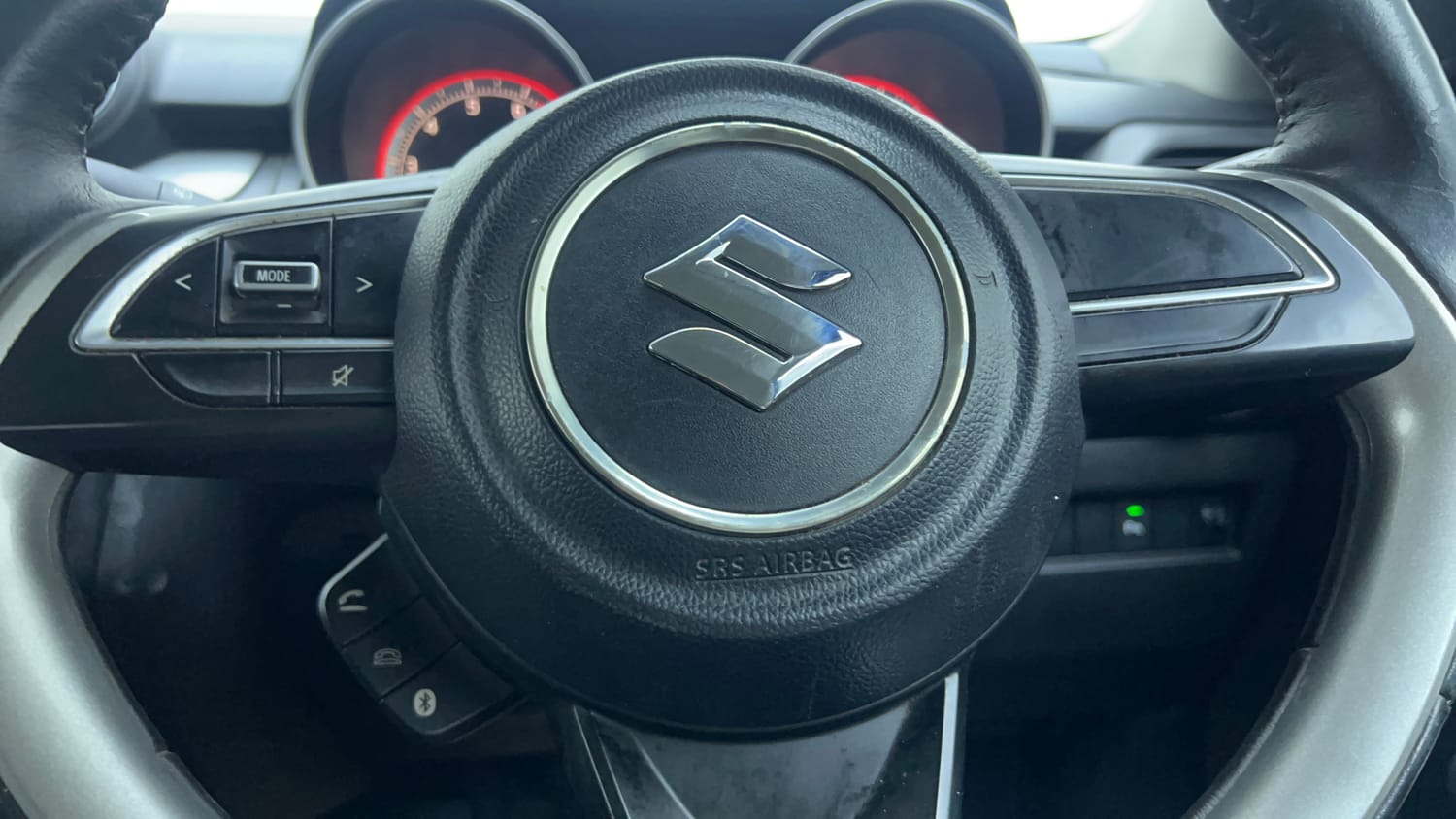 Used 2018 Maruti Suzuki Swift ZXi AMT Petrol Automatic top_features Airbags
