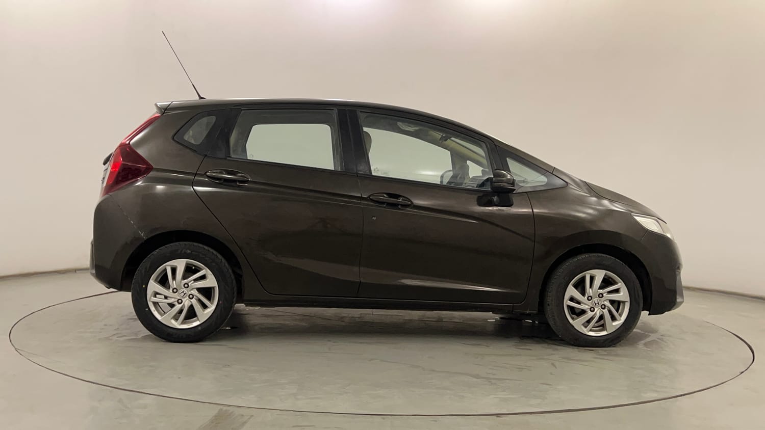 Used 2017 Honda Jazz V AT Petrol Petrol Automatic exterior RIGHT SIDE VIEW
