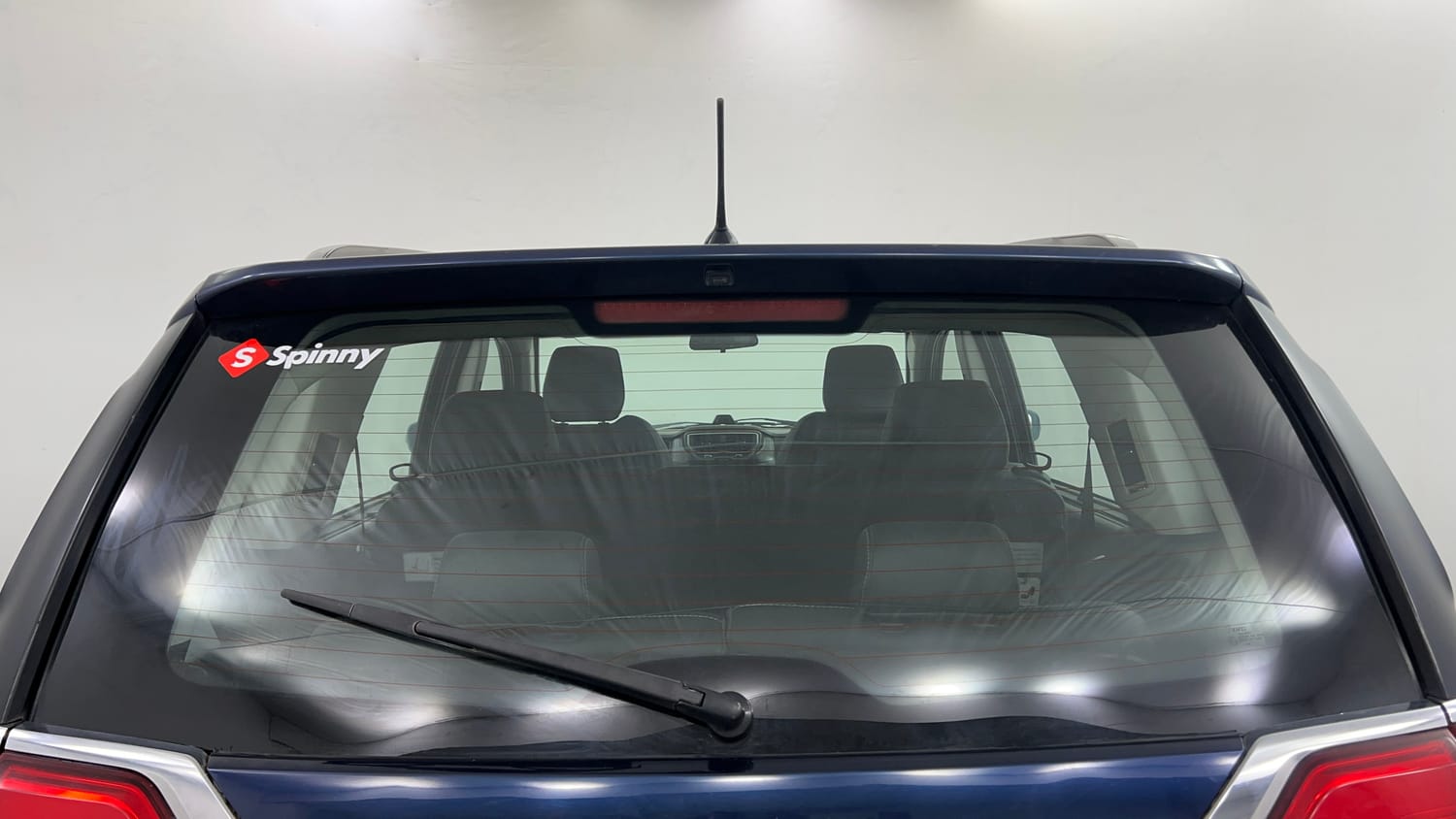 Used 2018 Tata Hexa XT 4x2 7 STR Diesel Manual exterior BACK WINDSHIELD VIEW