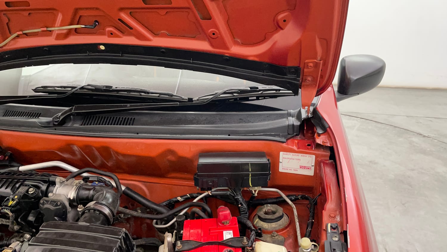 Used 2019 Maruti Suzuki Alto 800 VXi Petrol Manual engine ENGINE LEFT SIDE HINGE & APRON VIEW