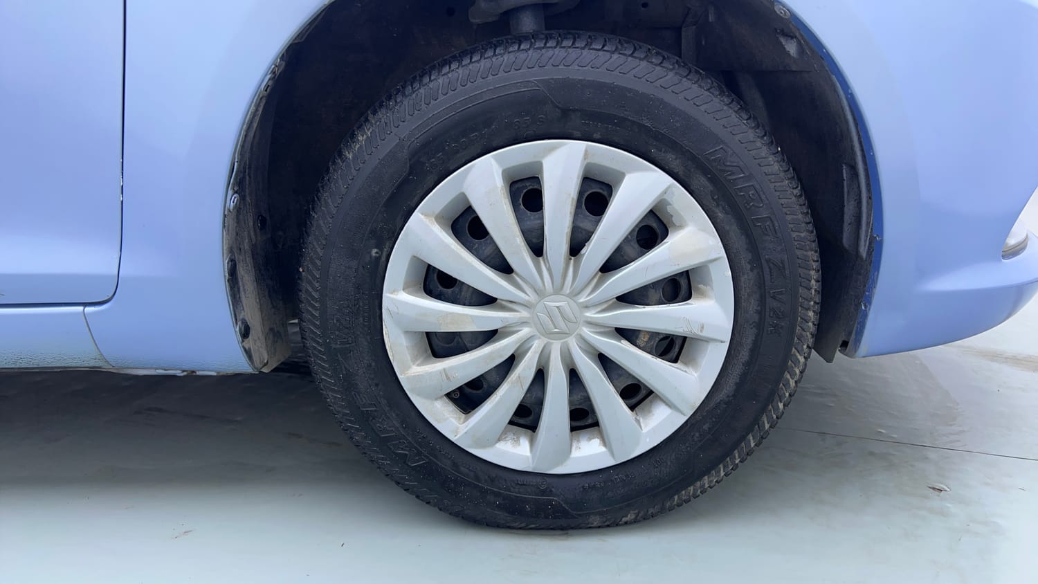 Used 2015 Maruti Suzuki Swift Dzire VXI Petrol Manual tyres RIGHT FRONT TYRE RIM VIEW