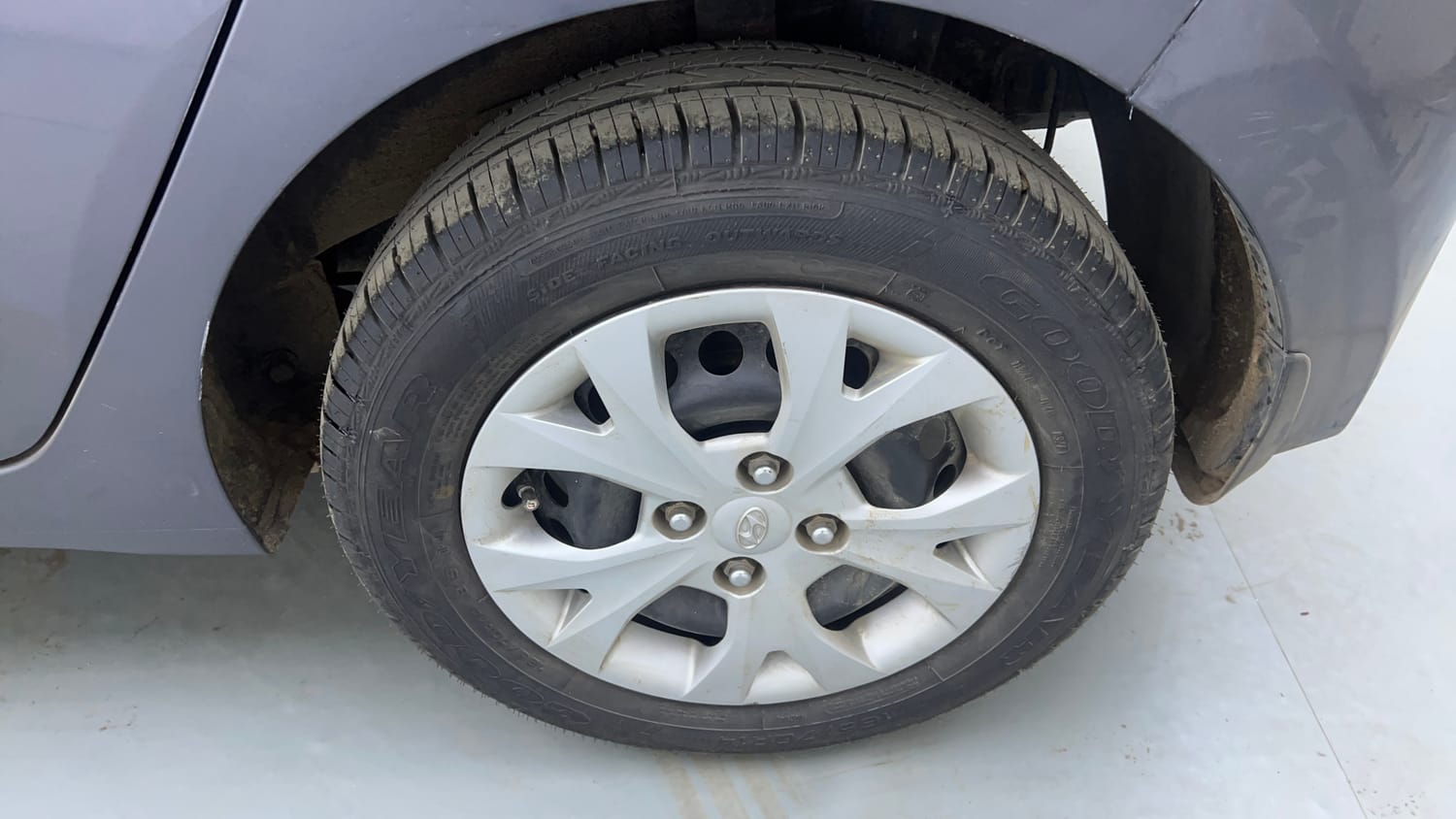 Used 2014 Hyundai Grand i10 Sportz AT 1.2 Kappa VTVT Petrol Automatic tyres LEFT REAR TYRE RIM VIEW