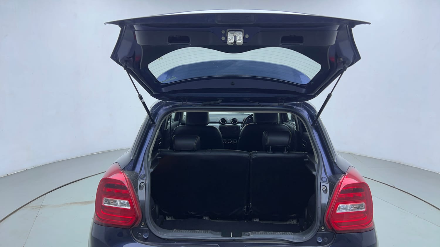 Used 2018 Maruti Suzuki Swift ZXi AMT Petrol Automatic interior DICKY DOOR OPEN VIEW