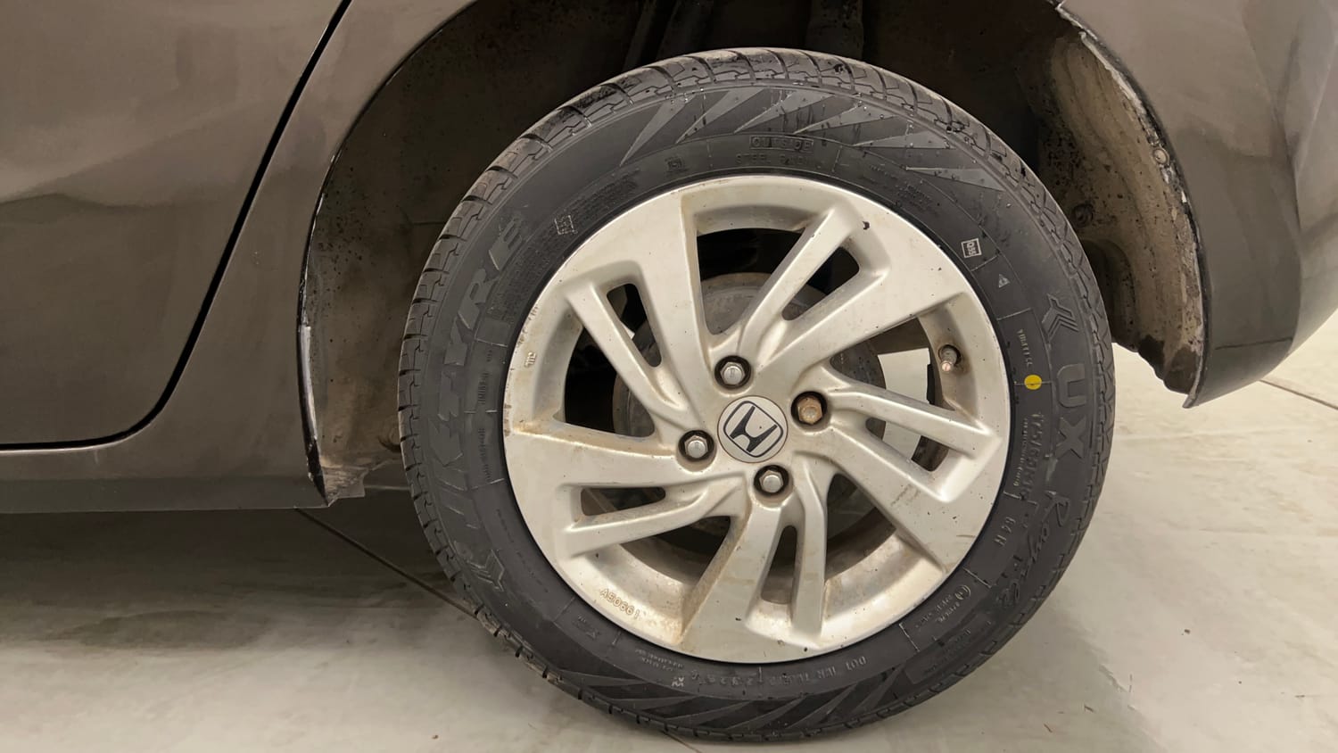Used 2017 Honda Jazz V AT Petrol Petrol Automatic tyres LEFT REAR TYRE RIM VIEW