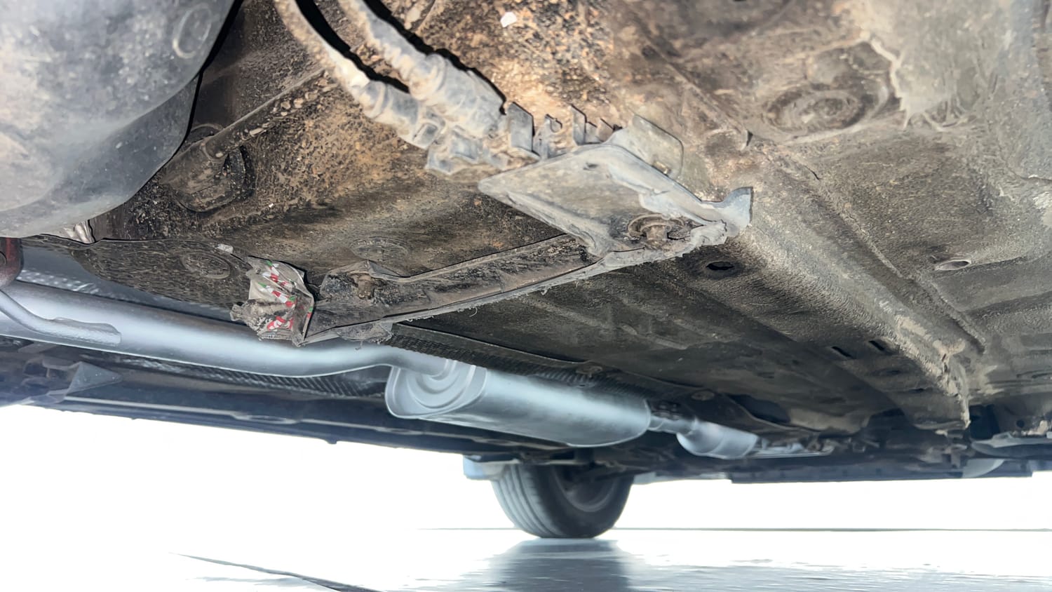 Used 2022 Skoda Slavia Style 1.0L TSI MT Petrol Manual extra REAR RIGHT UNDERBODY VIEW