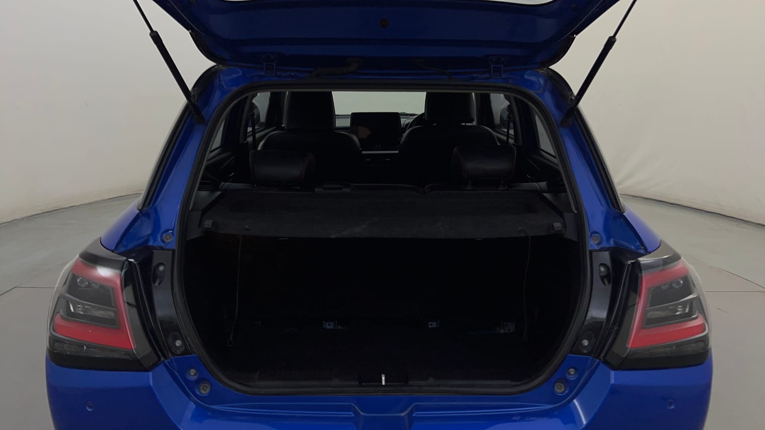 Used 2025 Maruti Suzuki Swift ZXi Plus Dual Tone AMT Petrol Automatic interior DICKY INSIDE VIEW