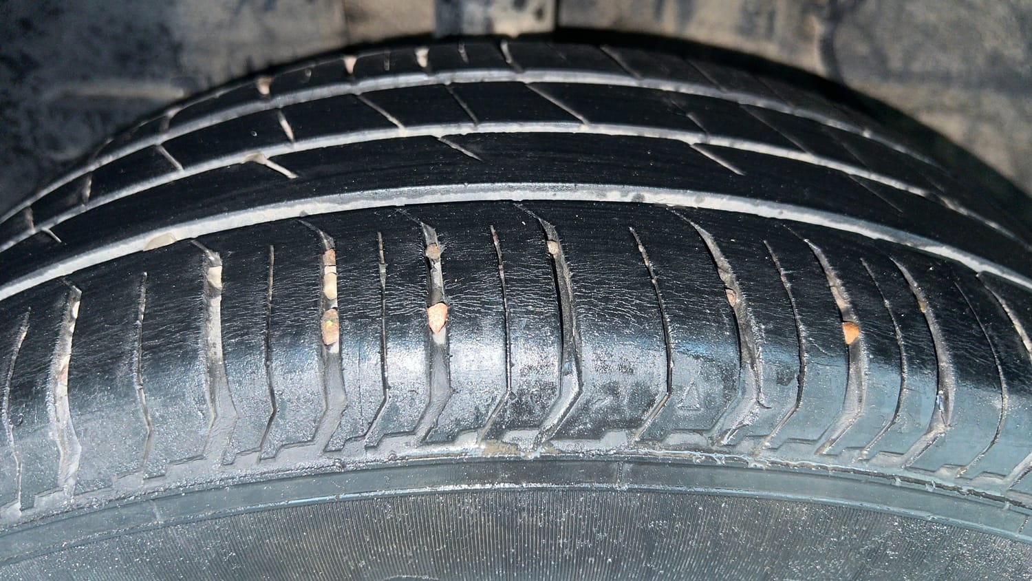 Used 2021 Tata Punch Adventure AMT Petrol Automatic tyres RIGHT REAR TYRE TREAD VIEW