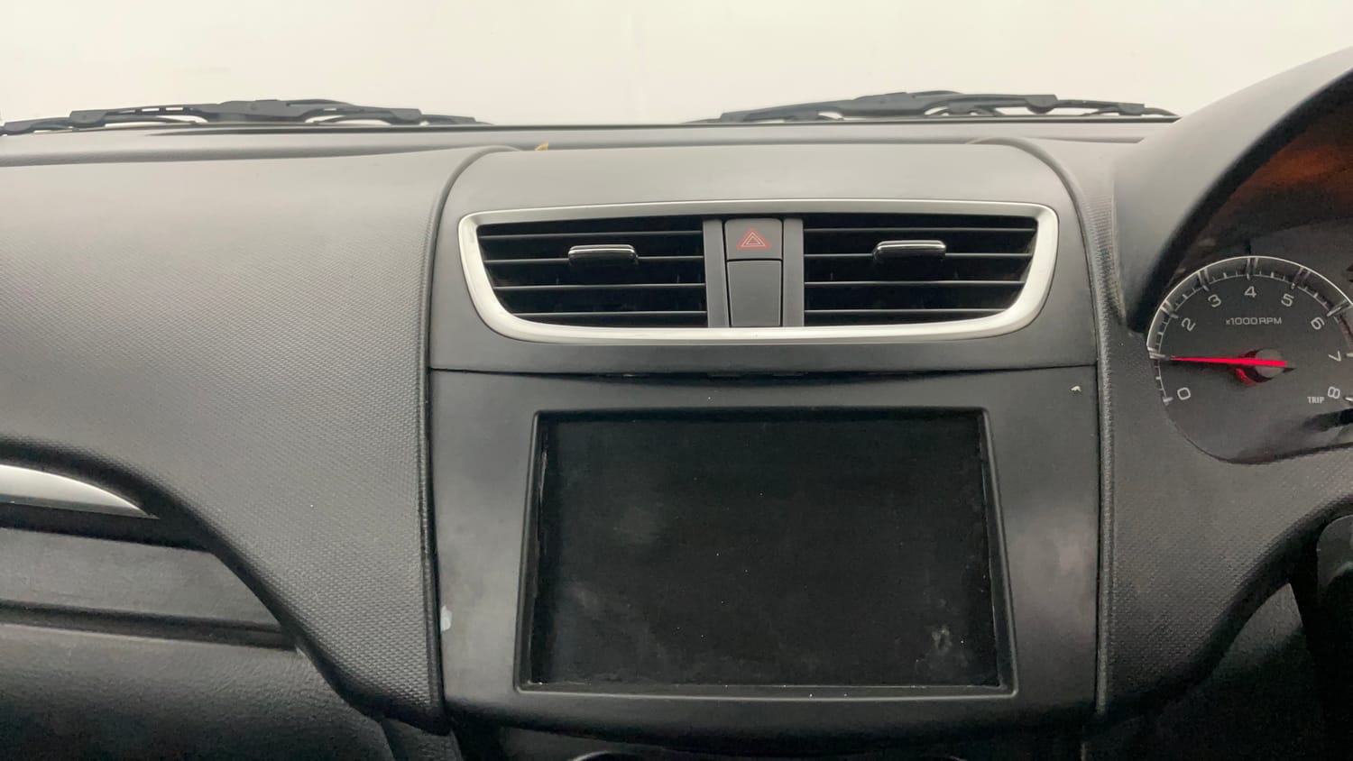 Used 2013 Maruti Suzuki Swift VXi Petrol Manual interior MUSIC SYSTEM & AC CONTROL VIEW