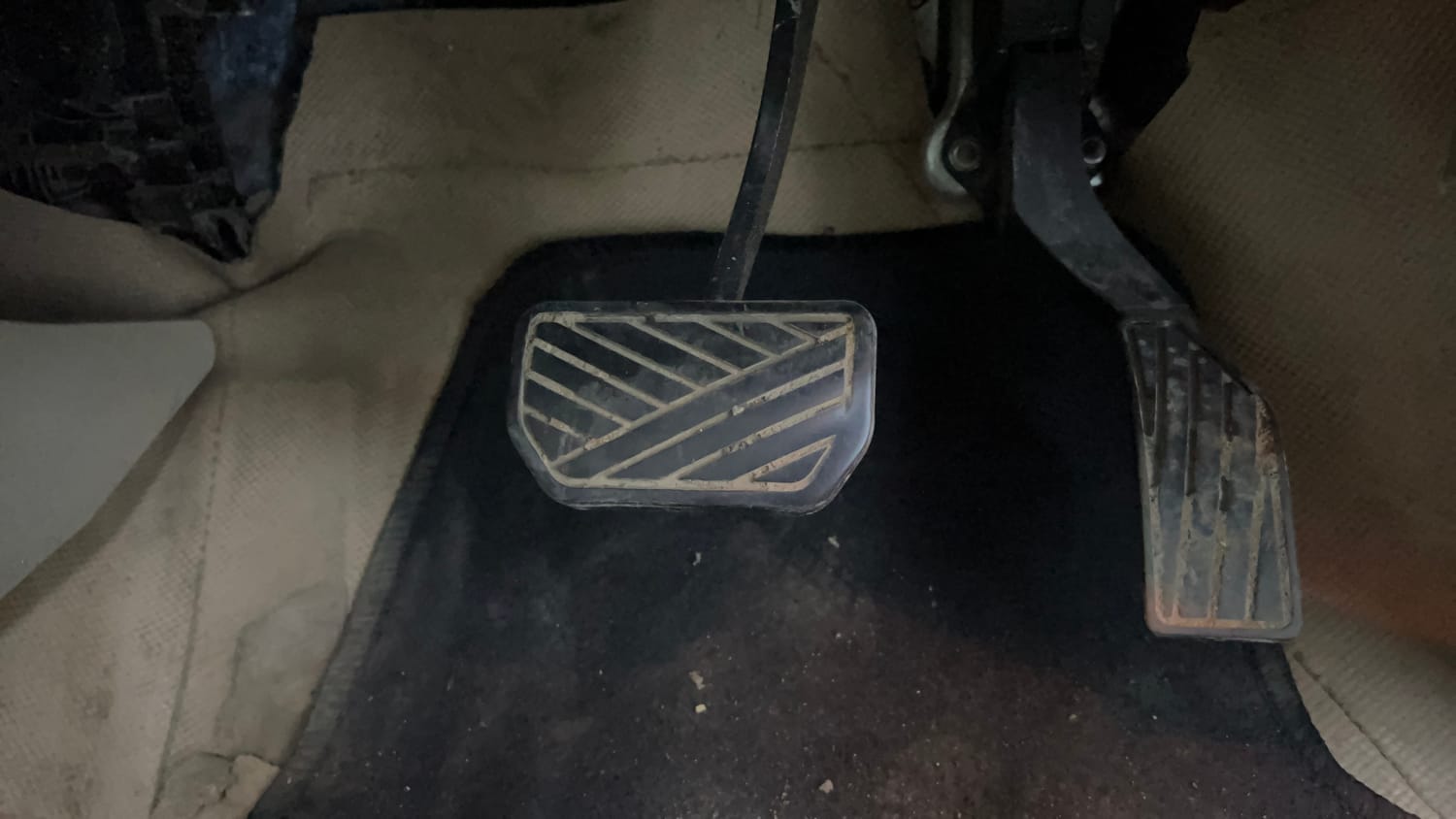 Used 2019 Maruti Suzuki Ciaz Alpha Hybrid 1.5 AT Petrol Automatic interior PEDALS VIEW
