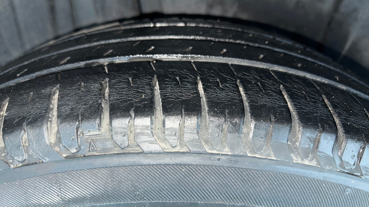 Used 2019 Maruti Suzuki XL6 Alpha MT Petrol Petrol Manual tyres RIGHT REAR TYRE TREAD VIEW