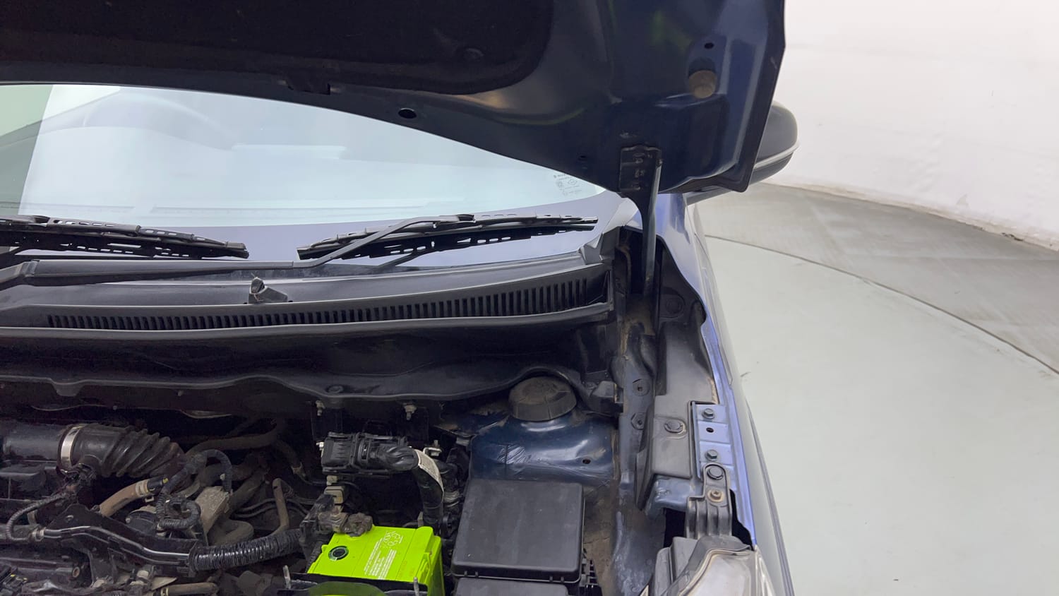 Used 2019 Maruti Suzuki XL6 Alpha MT Petrol Petrol Manual engine ENGINE LEFT SIDE HINGE & APRON VIEW