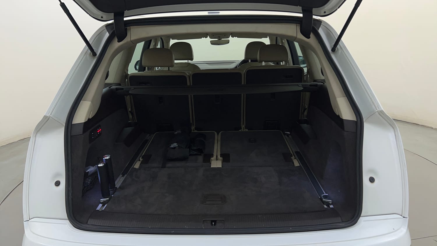 Used 2018 Audi Q7 45 TFSI Premium Plus Petrol Automatic interior DICKY INSIDE VIEW
