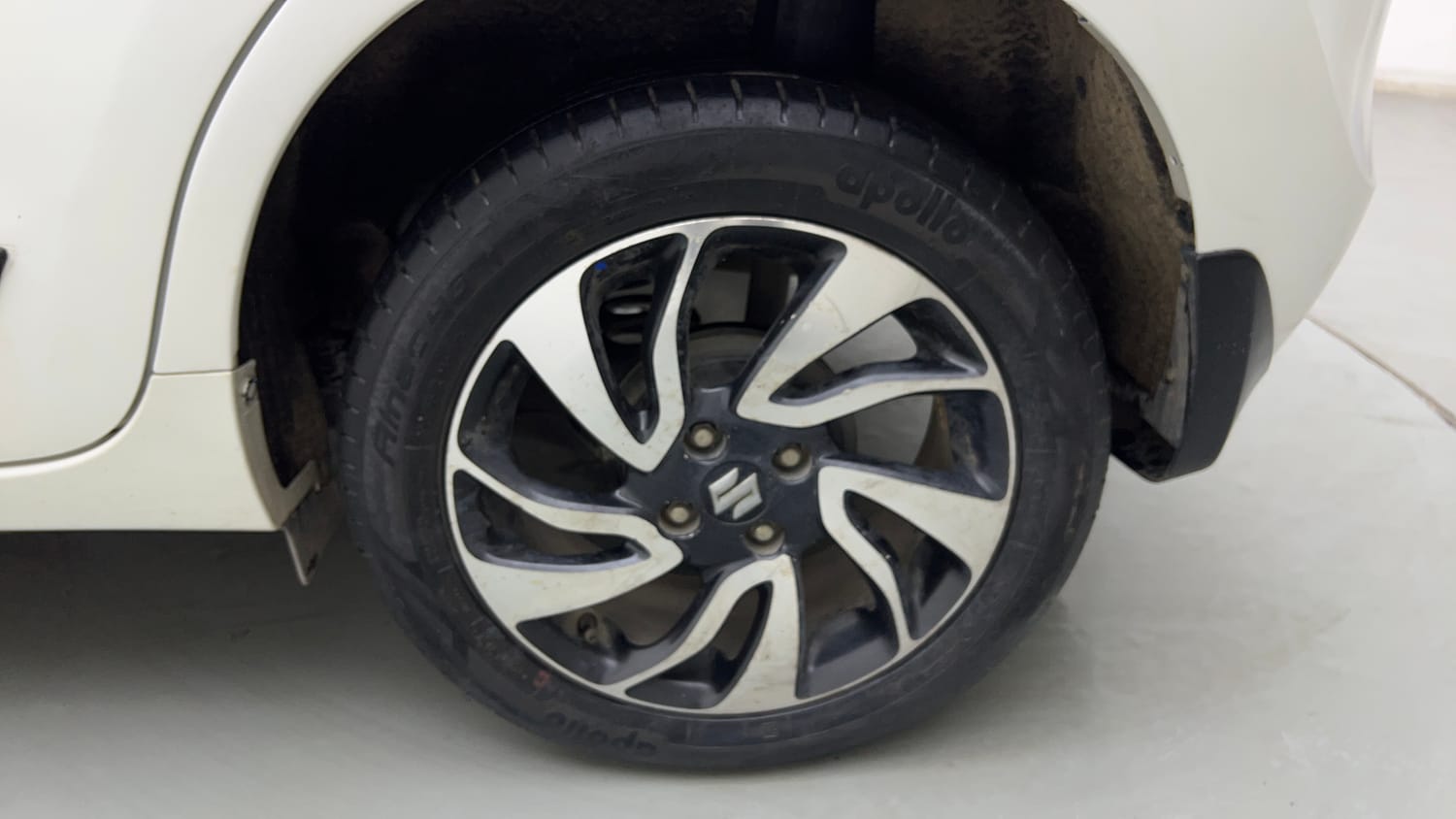 Used 2021 Maruti Suzuki Baleno Zeta Petrol Manual tyres LEFT REAR TYRE RIM VIEW