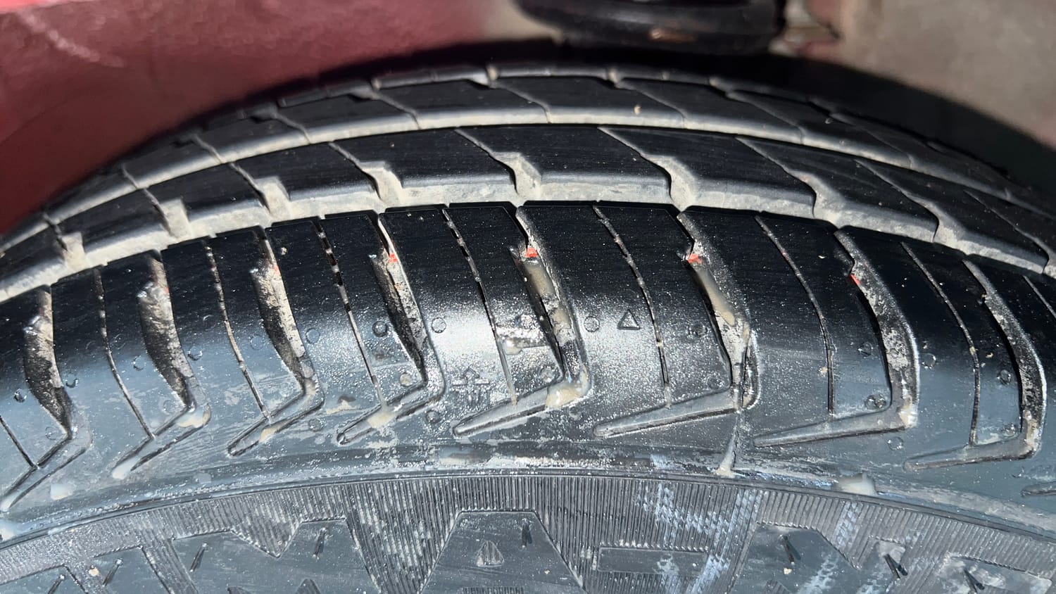 Used 2015 Maruti Suzuki Alto K10 VXi Petrol Manual tyres LEFT FRONT TYRE TREAD VIEW