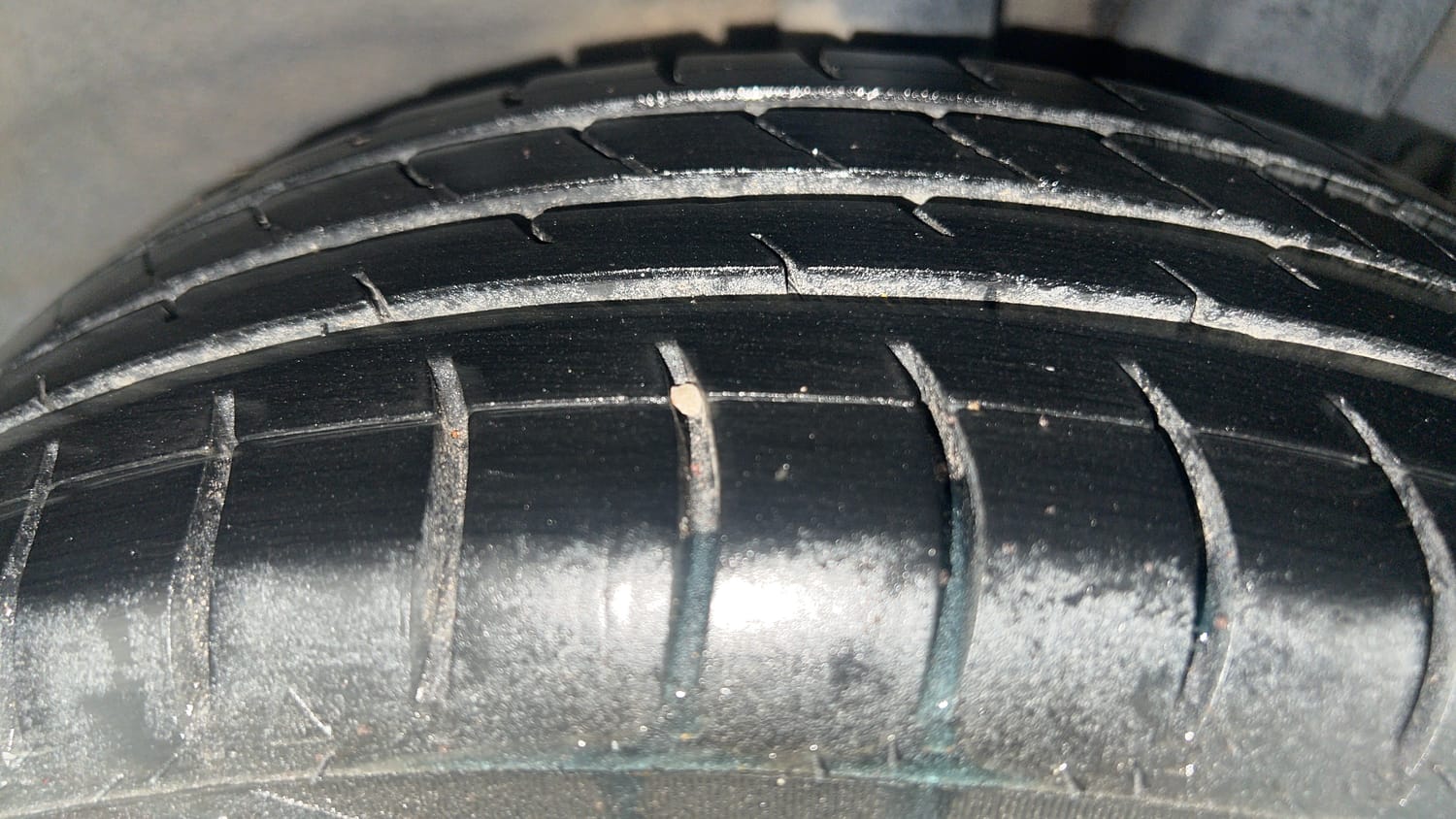 Used 2015 Hyundai Xcent Base 1.2 Petrol Manual tyres LEFT REAR TYRE TREAD VIEW