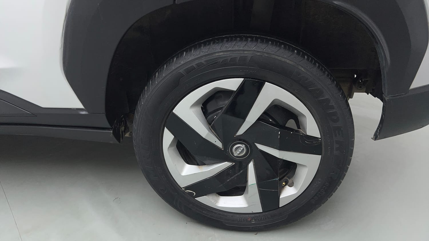 Used 2021 Nissan Magnite XL Petrol Manual tyres LEFT REAR TYRE RIM VIEW