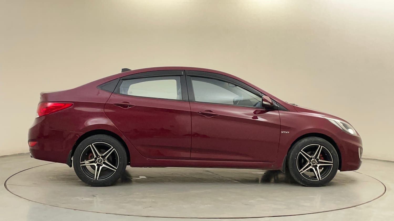Used 2014 Hyundai Verna Fluidic 1.6 VTVT SX Petrol Manual exterior RIGHT SIDE VIEW