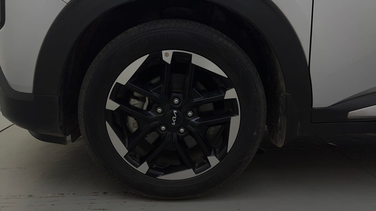 Used 2025 Kia Carens Clavis HTX Plus 1.5 Turbo Petrol 7STR MT Petrol Manual tyres LEFT FRONT TYRE RIM VIEW