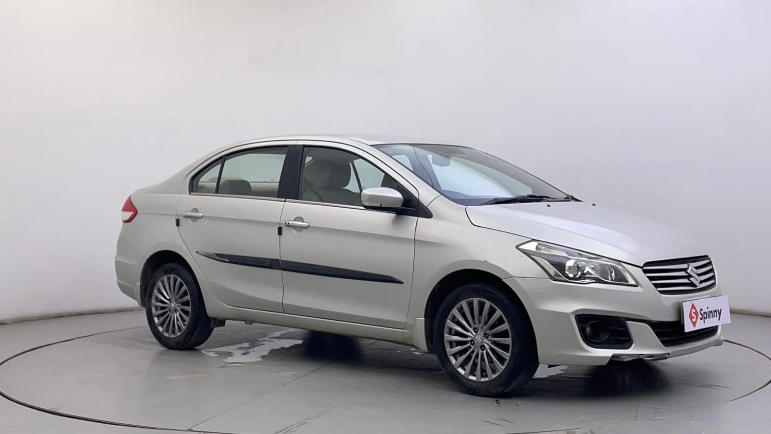 Used 2017 Maruti Suzuki Ciaz Alpha 1.4 AT Petrol Automatic exterior RIGHT FRONT CORNER VIEW