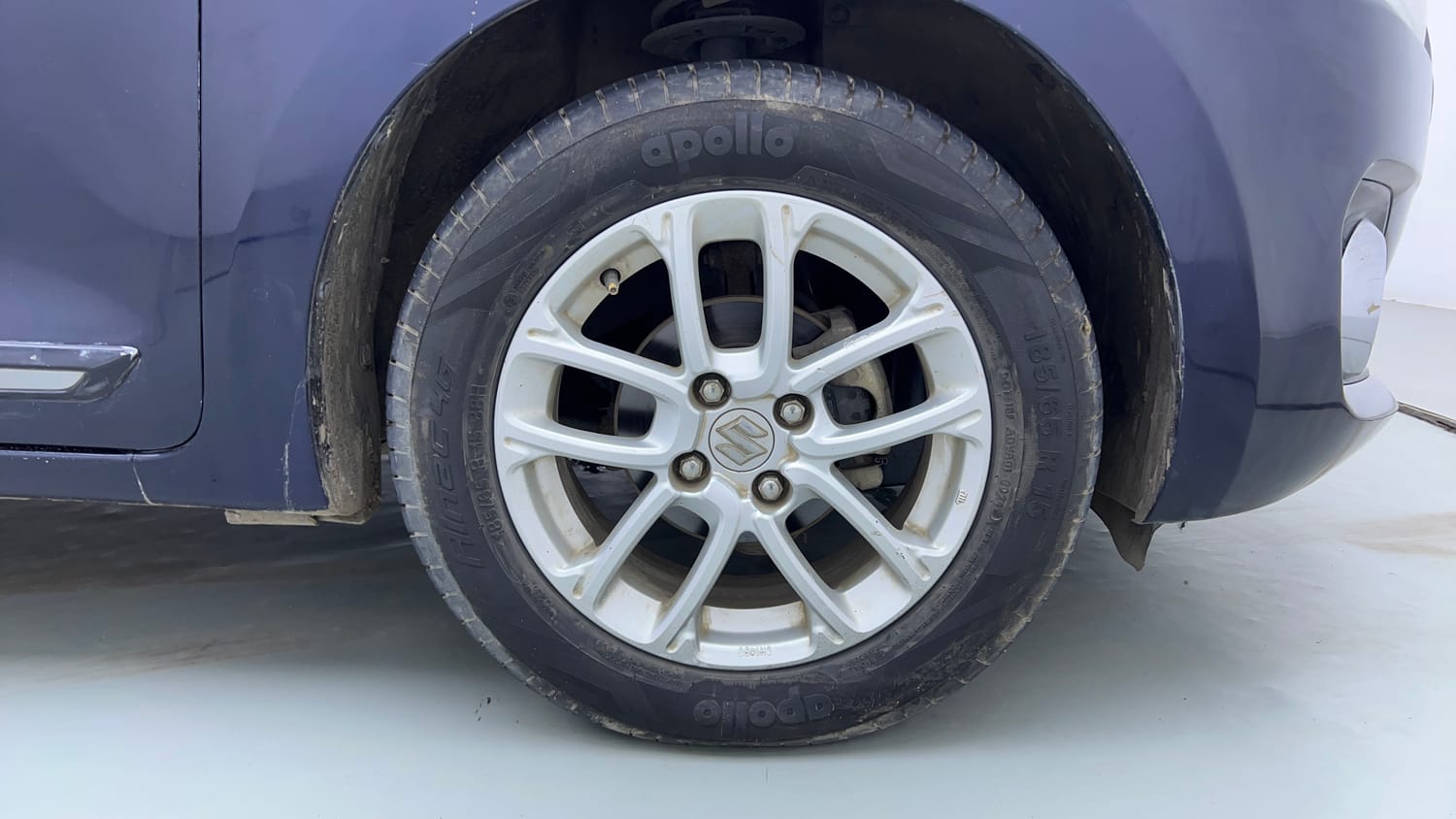 Used 2018 Maruti Suzuki Swift ZXi AMT Petrol Automatic tyres RIGHT FRONT TYRE RIM VIEW