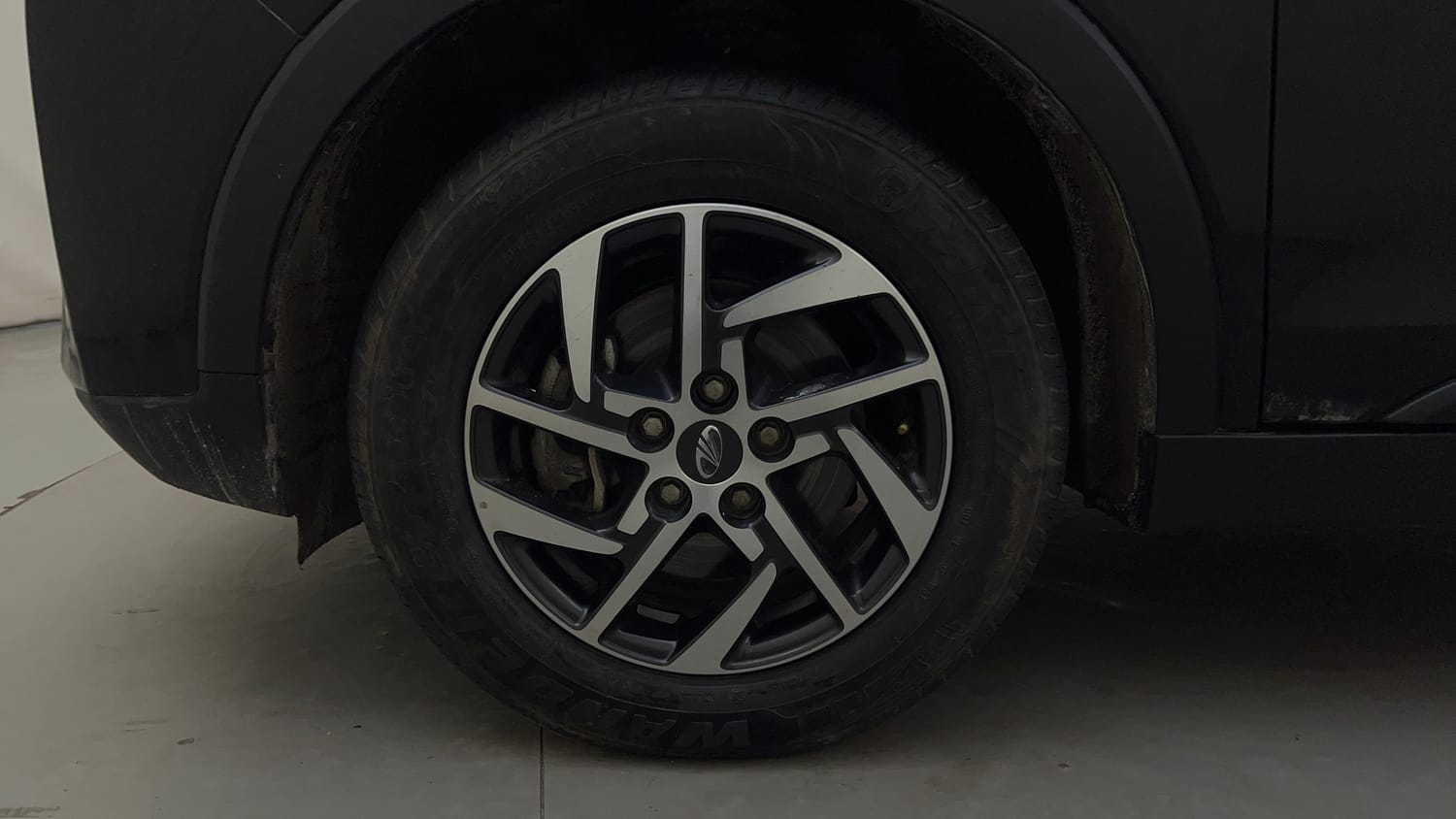 Used 2022 Mahindra XUV 300 W8 (O) 1.2 Petrol Petrol Manual tyres LEFT FRONT TYRE RIM VIEW