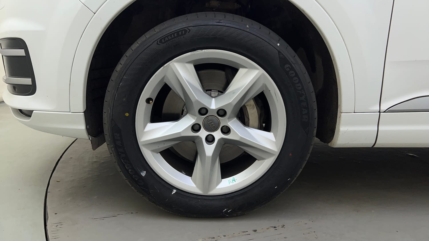 Used 2018 Audi Q7 45 TFSI Premium Plus Petrol Automatic tyres LEFT FRONT TYRE RIM VIEW