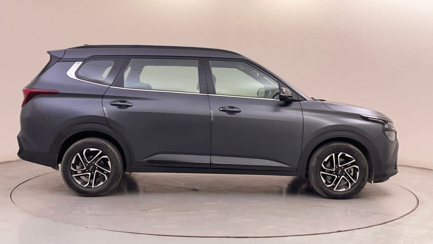 Used 2024 Kia Carens X Line 1.5 Diesel AT 6 STR Diesel Automatic exterior RIGHT SIDE VIEW