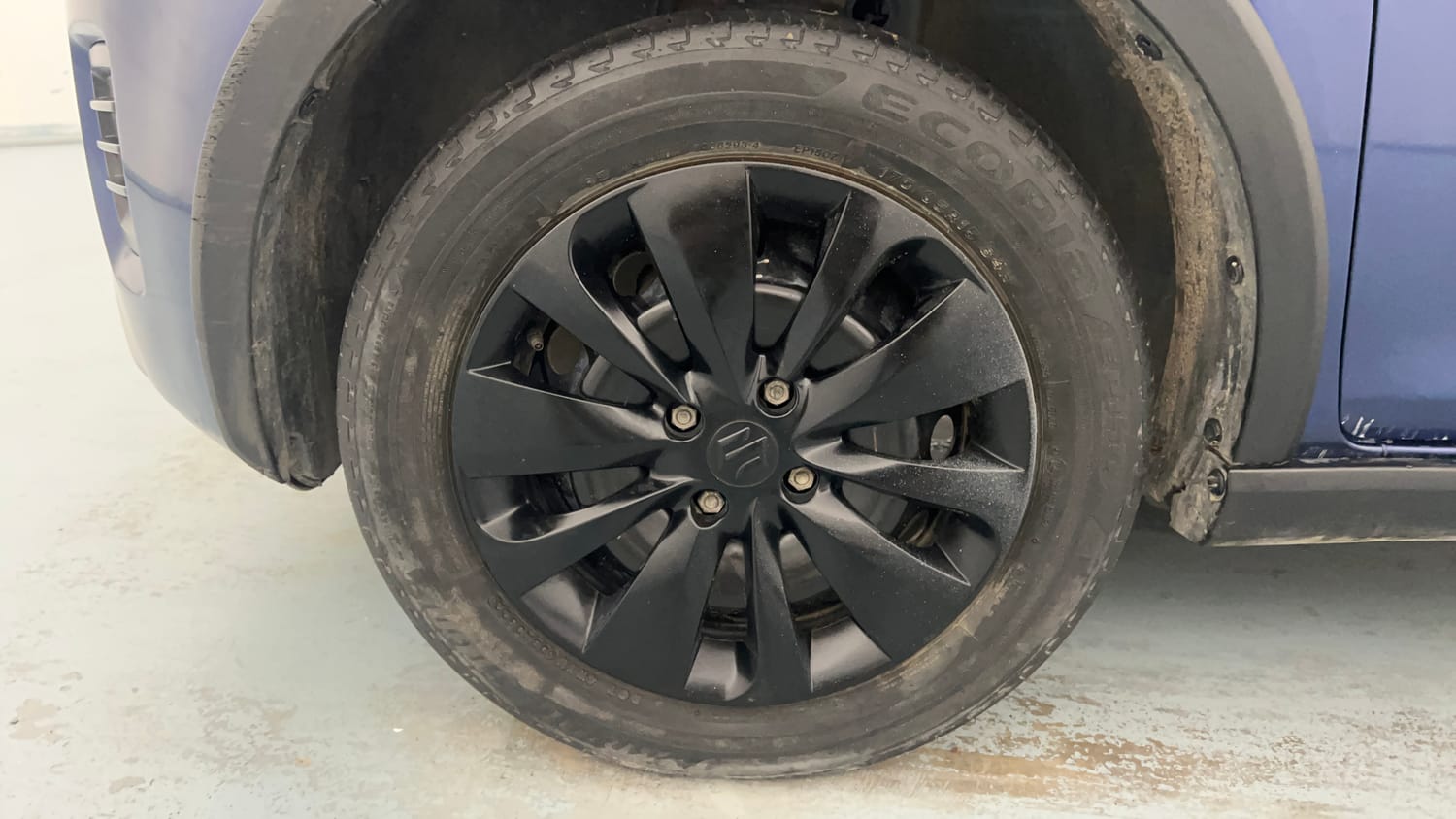 Used 2022 Maruti Suzuki Ignis Delta 1.2 MT Petrol Manual tyres LEFT FRONT TYRE RIM VIEW