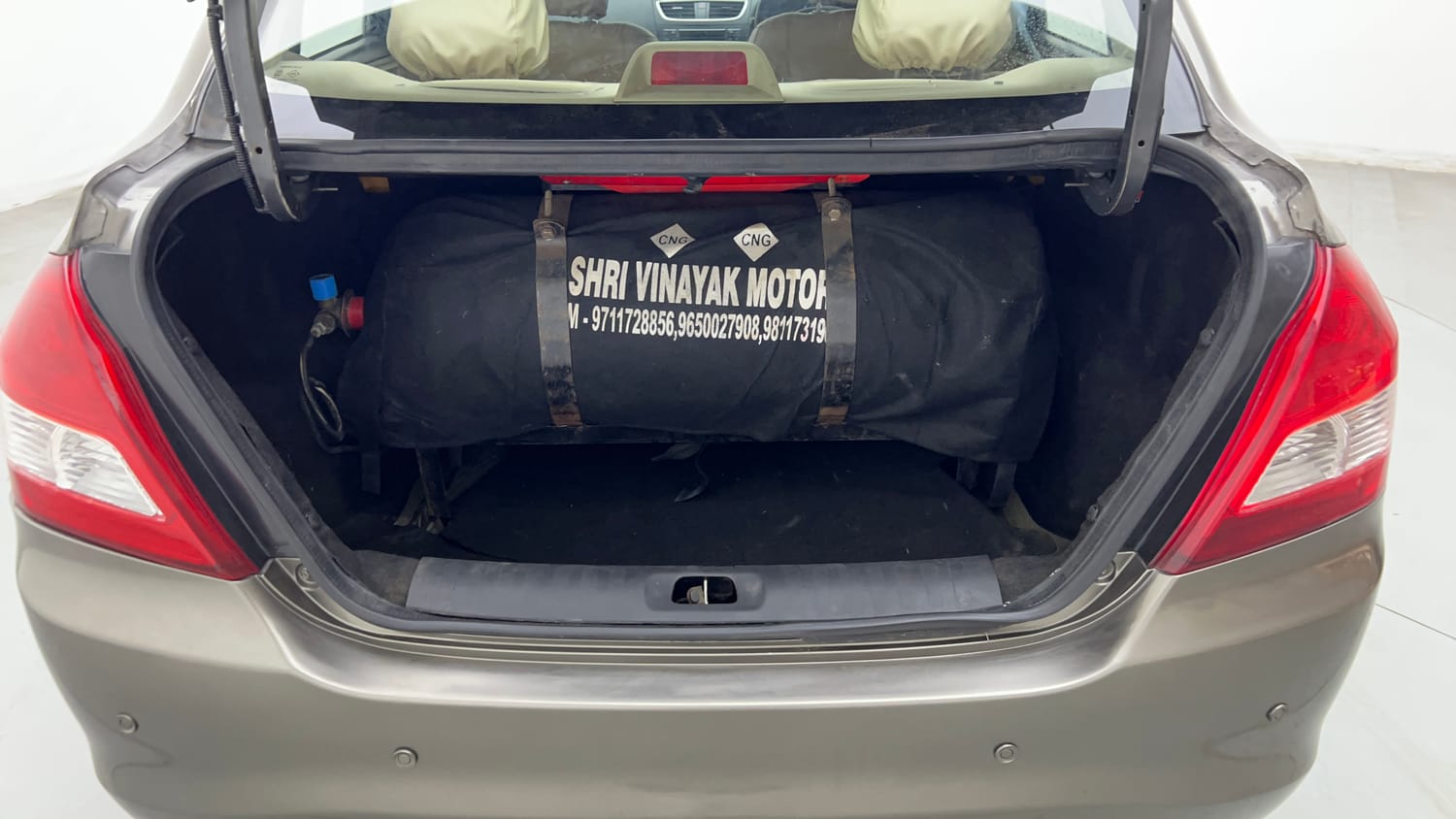 Used 2016 Maruti Suzuki Swift Dzire VXI Petrol + CNG (Outside Fitted) Cng Manual interior DICKY INSIDE VIEW