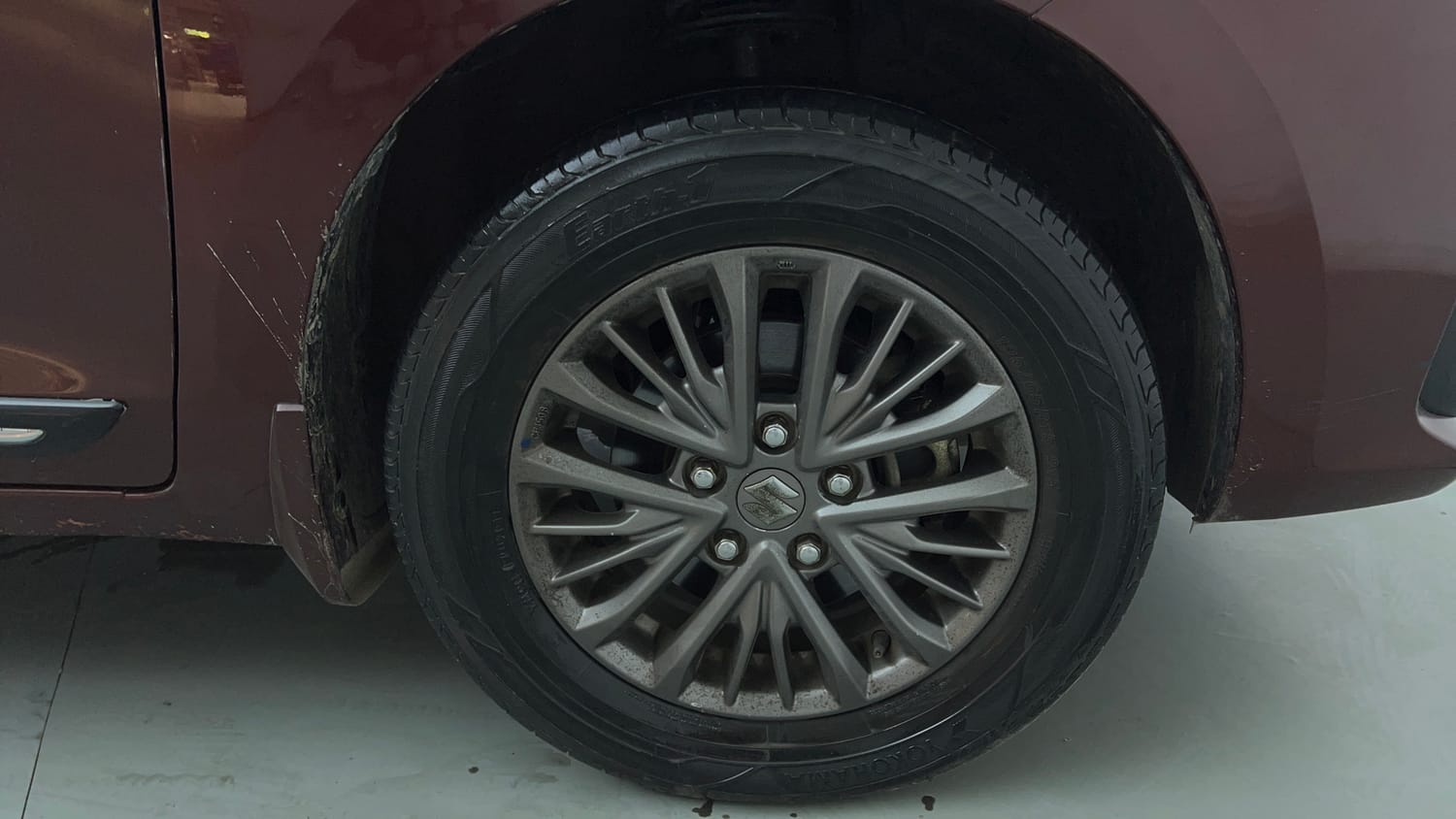 Used 2019 Maruti Suzuki New Ertiga ZXi Petrol Manual tyres RIGHT FRONT TYRE RIM VIEW