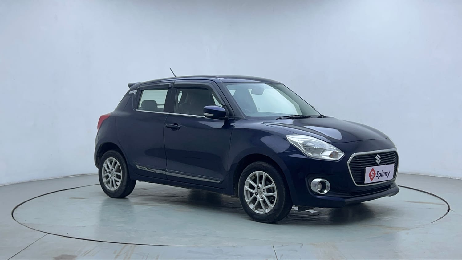 Used 2018 Maruti Suzuki Swift ZXi AMT Petrol Automatic exterior RIGHT FRONT CORNER VIEW