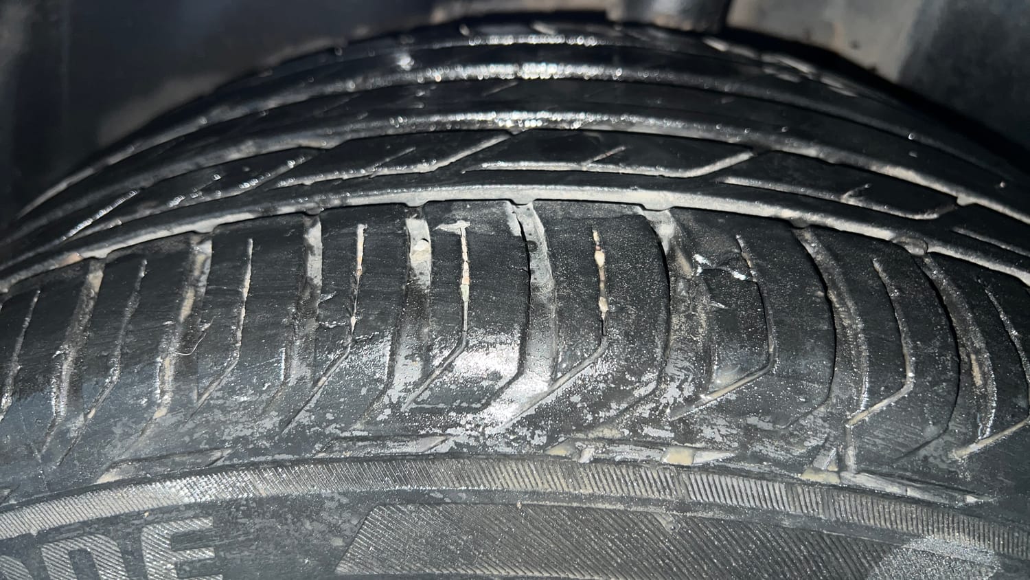 Used 2021 Jeep Compass Model S (O) 1.4 Petrol DCT Petrol Automatic tyres LEFT REAR TYRE TREAD VIEW