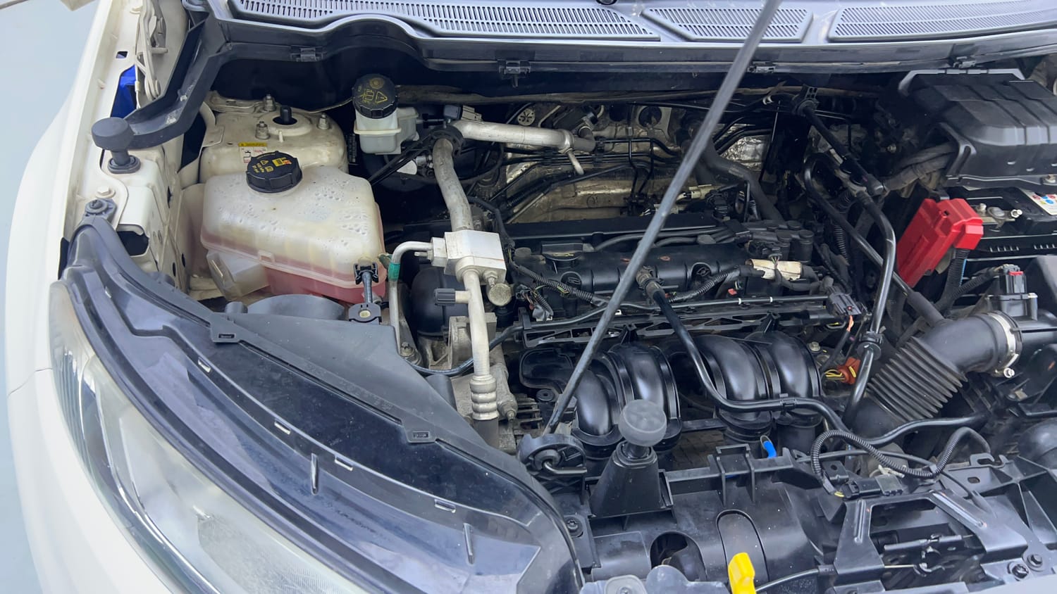 Used 2016 Ford EcoSport Titanium 1.5L Ti-VCT AT Petrol Automatic engine ENGINE RIGHT SIDE VIEW