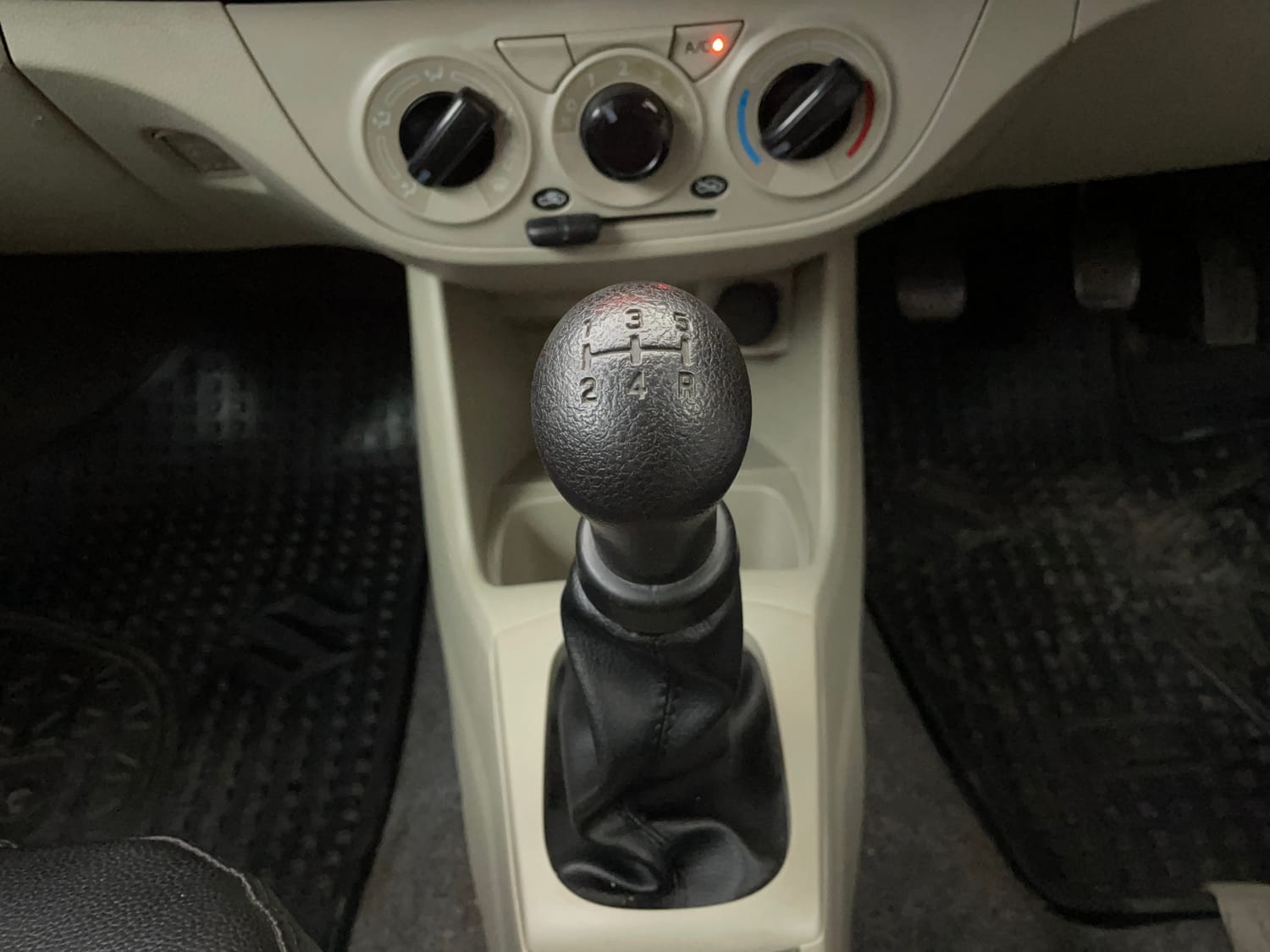 Used 2019 Maruti Suzuki Alto 800 VXi Petrol Manual interior GEAR  KNOB VIEW