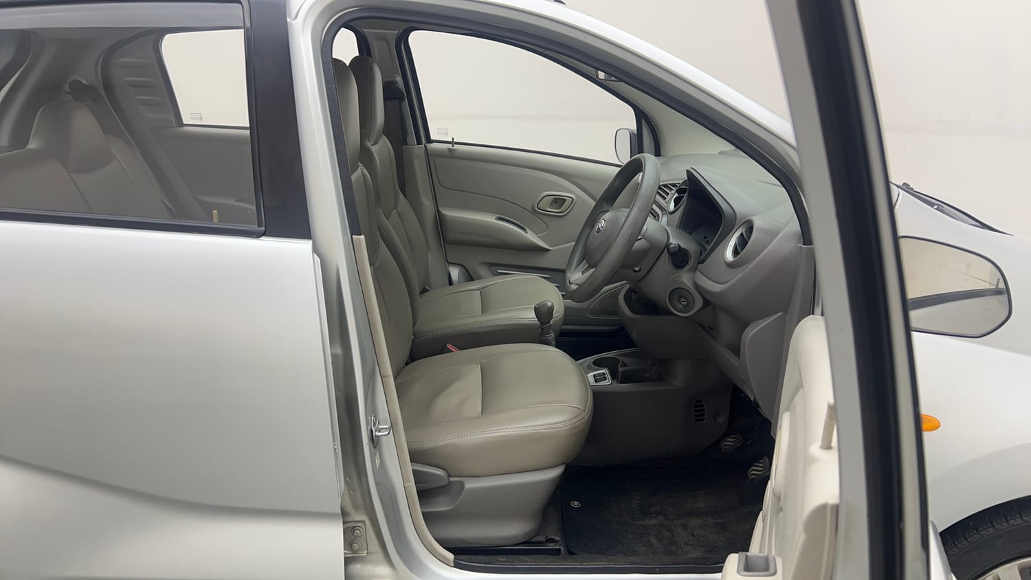 Used 2017 Datsun Redi-GO S Petrol Manual interior RIGHT SIDE FRONT DOOR CABIN VIEW
