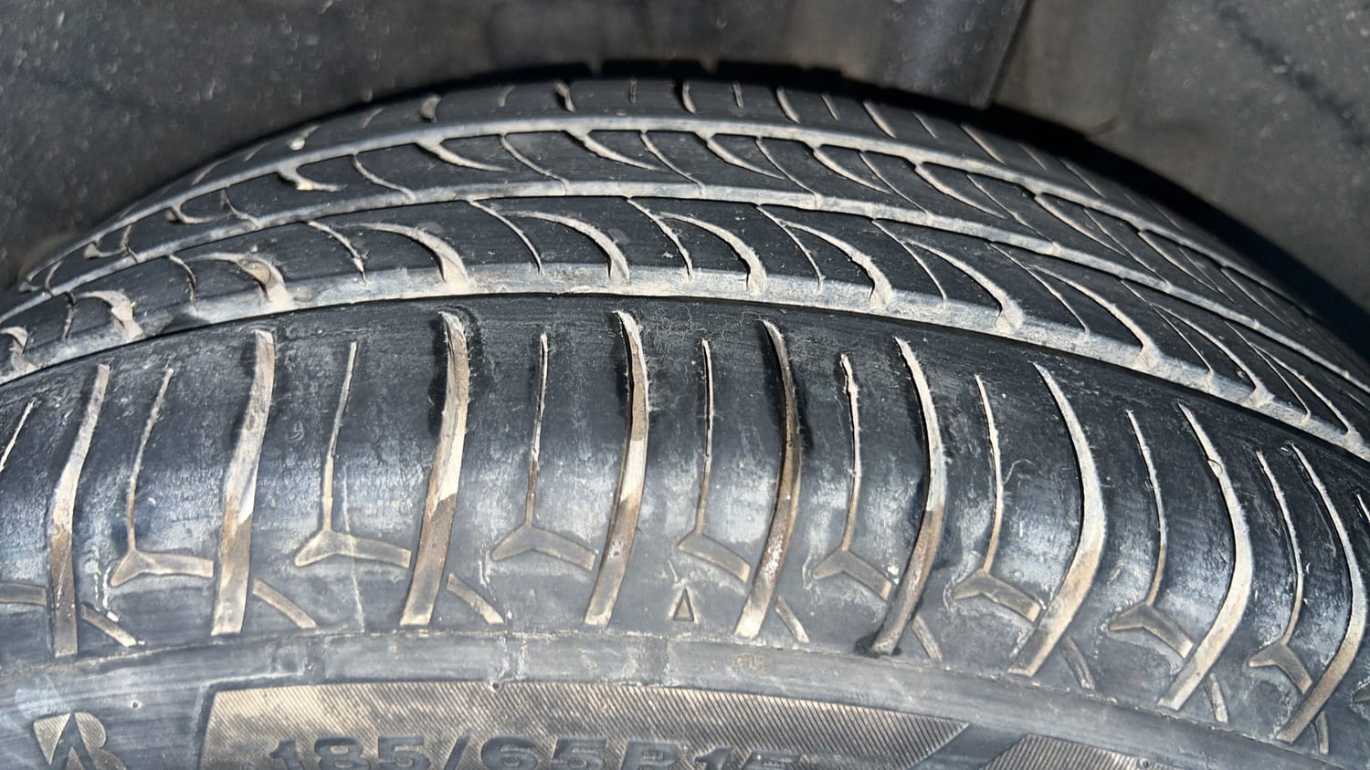 Used 2018 Maruti Suzuki Swift ZXi AMT Petrol Automatic tyres LEFT REAR TYRE TREAD VIEW