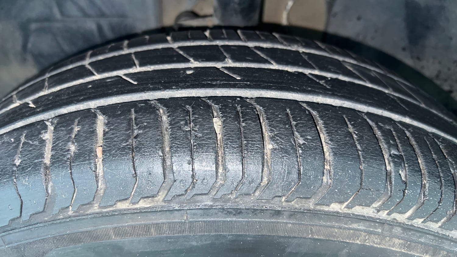 Used 2022 Tata Punch Pure MT Petrol Manual tyres LEFT FRONT TYRE TREAD VIEW