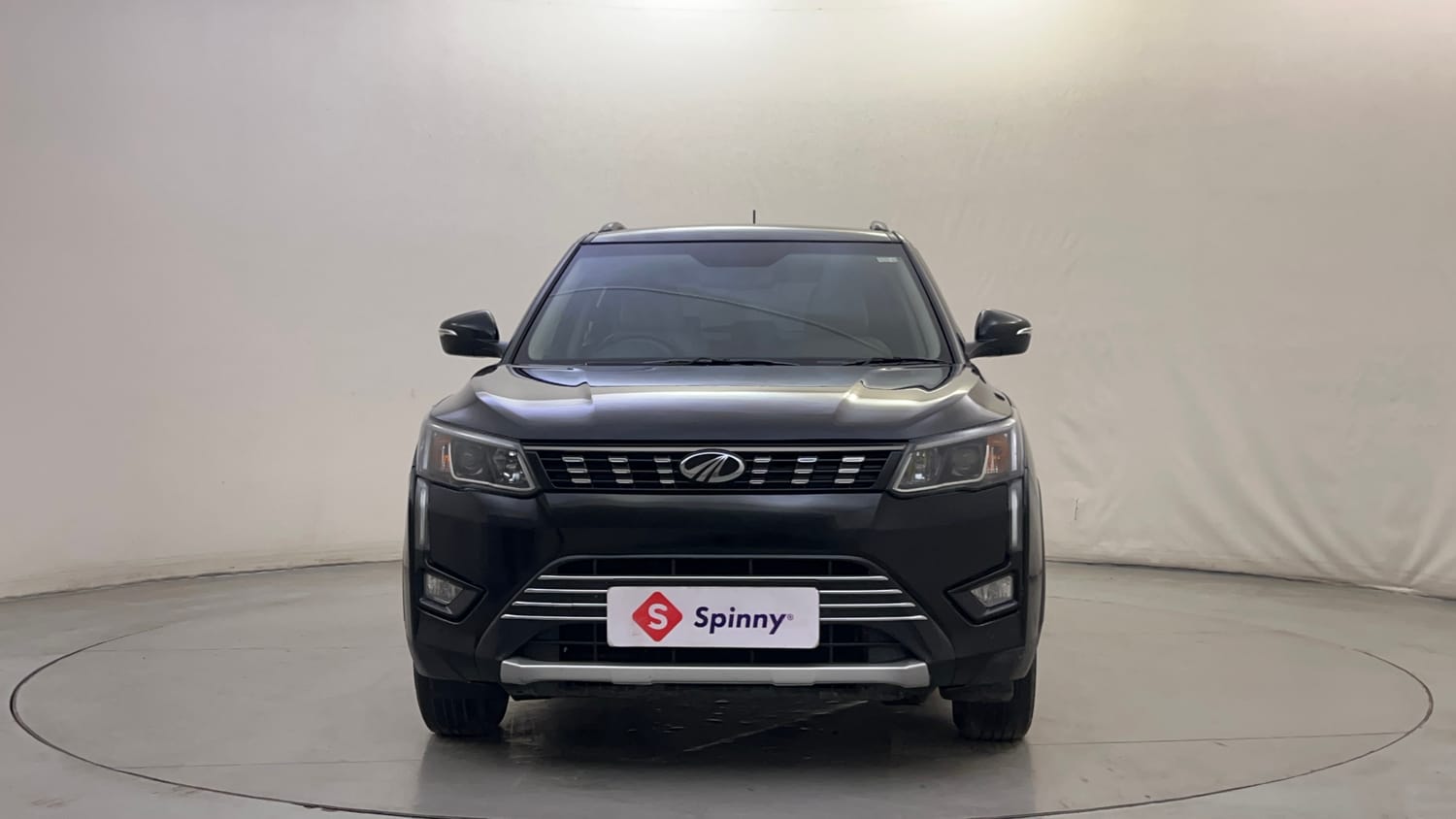 Used 2022 Mahindra XUV 300 W8 (O) 1.2 Petrol Petrol Manual exterior FRONT VIEW