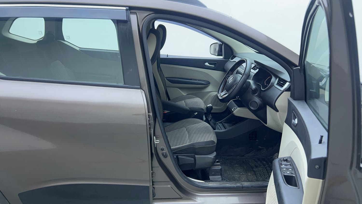 Used 2024 Renault Triber RXZ EASY-R AMT Petrol Automatic interior RIGHT SIDE FRONT DOOR CABIN VIEW