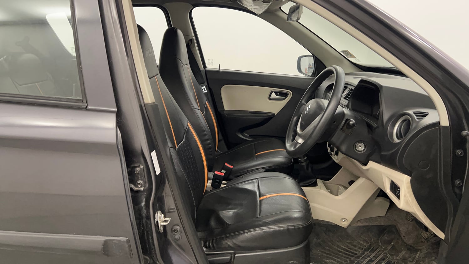 Used 2019 Maruti Suzuki Alto 800 VXi Petrol Manual interior RIGHT SIDE FRONT DOOR CABIN VIEW