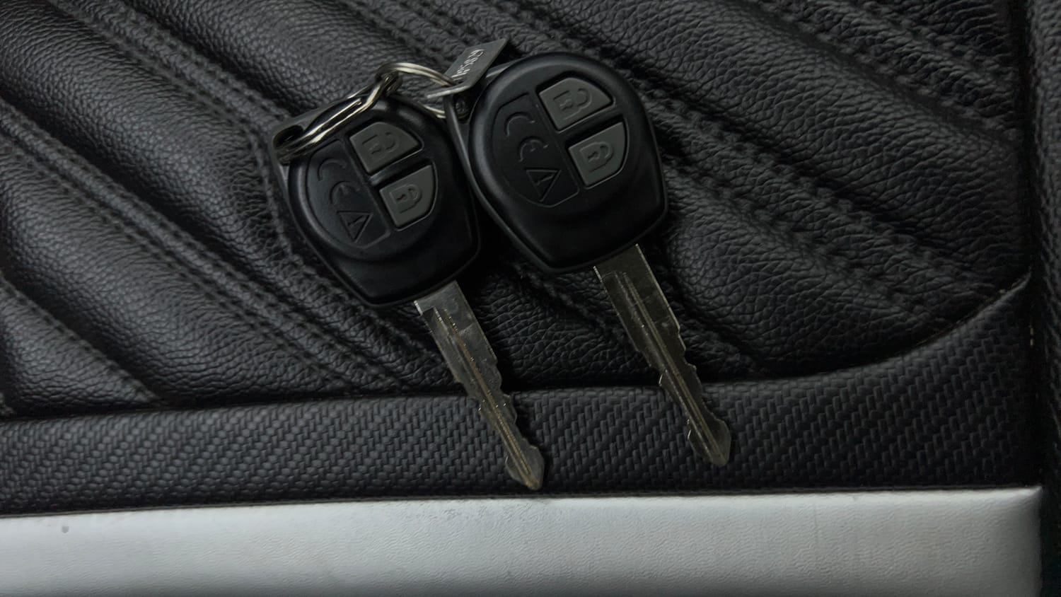 Used 2023 Maruti Suzuki Swift VXi Petrol Manual extra CAR KEY VIEW