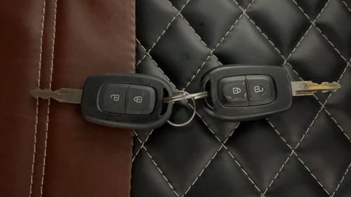 Used 2018 Renault Kwid 1.0 RXT AMT Opt Petrol Automatic extra CAR KEY VIEW