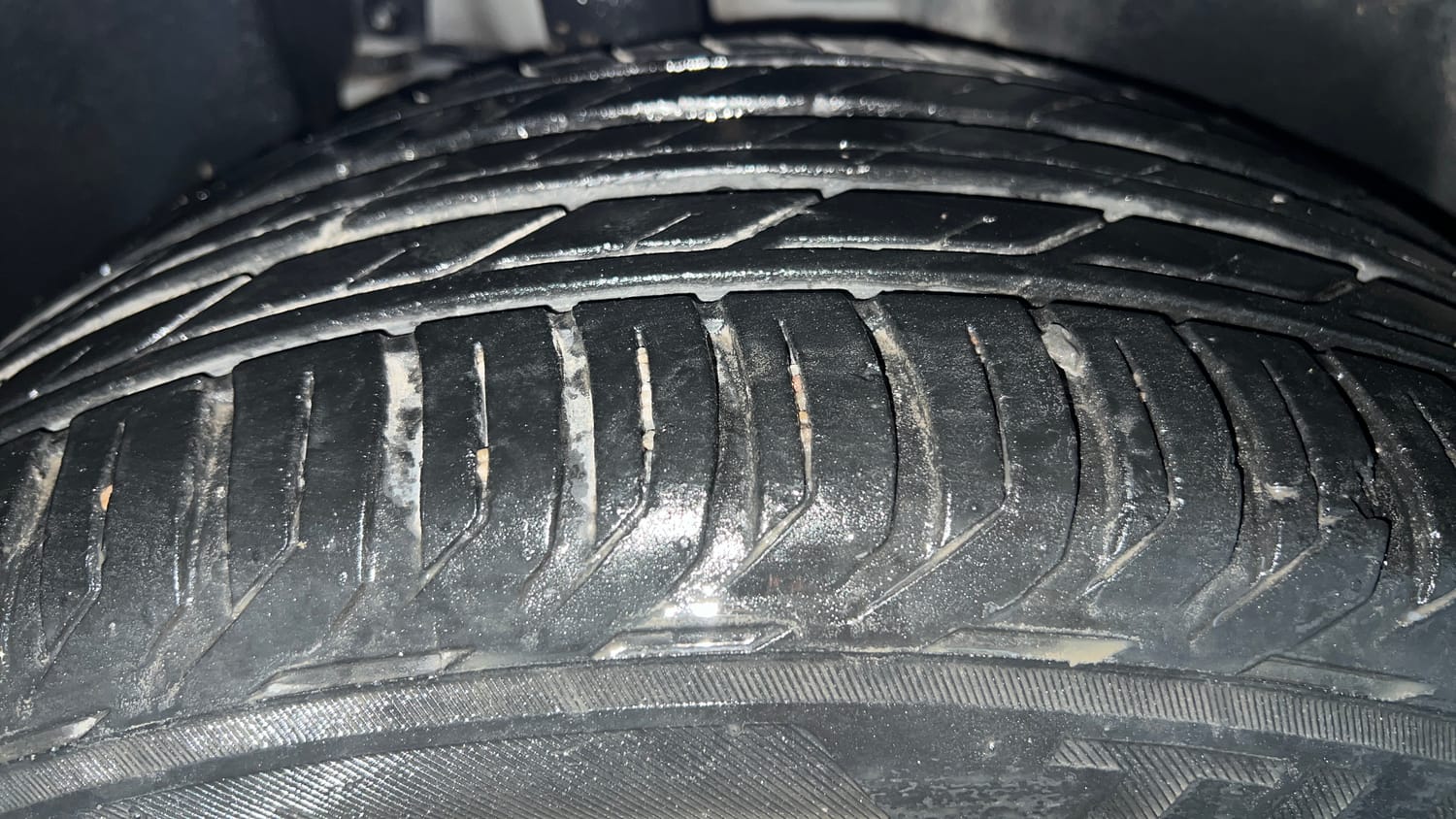 Used 2021 Jeep Compass Model S (O) 1.4 Petrol DCT Petrol Automatic tyres RIGHT REAR TYRE TREAD VIEW
