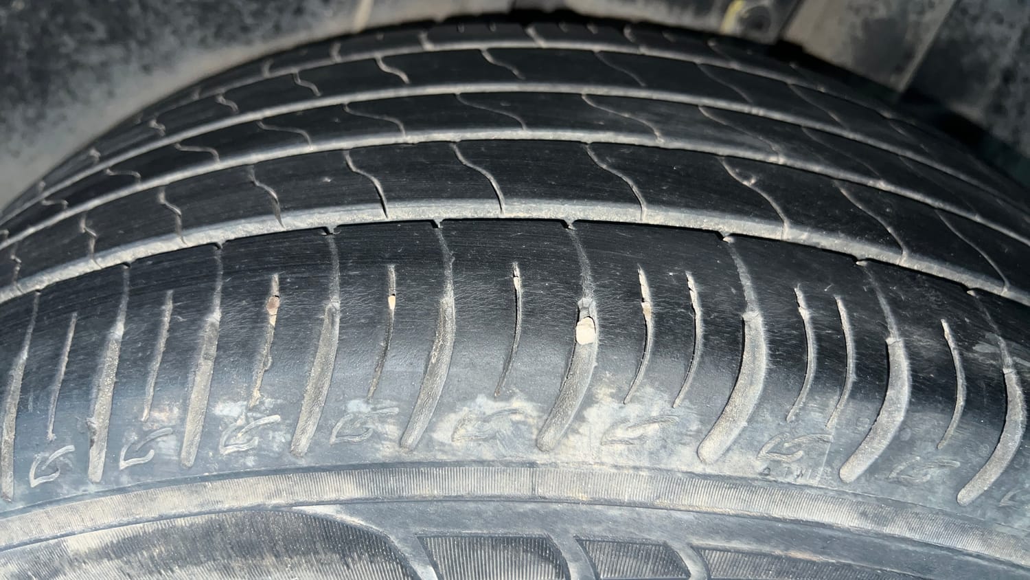 Used 2022 maruti-suzuki Vitara Brezza VXi Petrol Manual tyres LEFT REAR TYRE TREAD VIEW