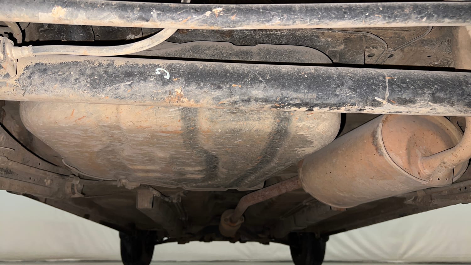Used 2013 Maruti Suzuki Wagon R VXI Petrol Manual extra REAR UNDERBODY VIEW (TAKEN FROM REAR)